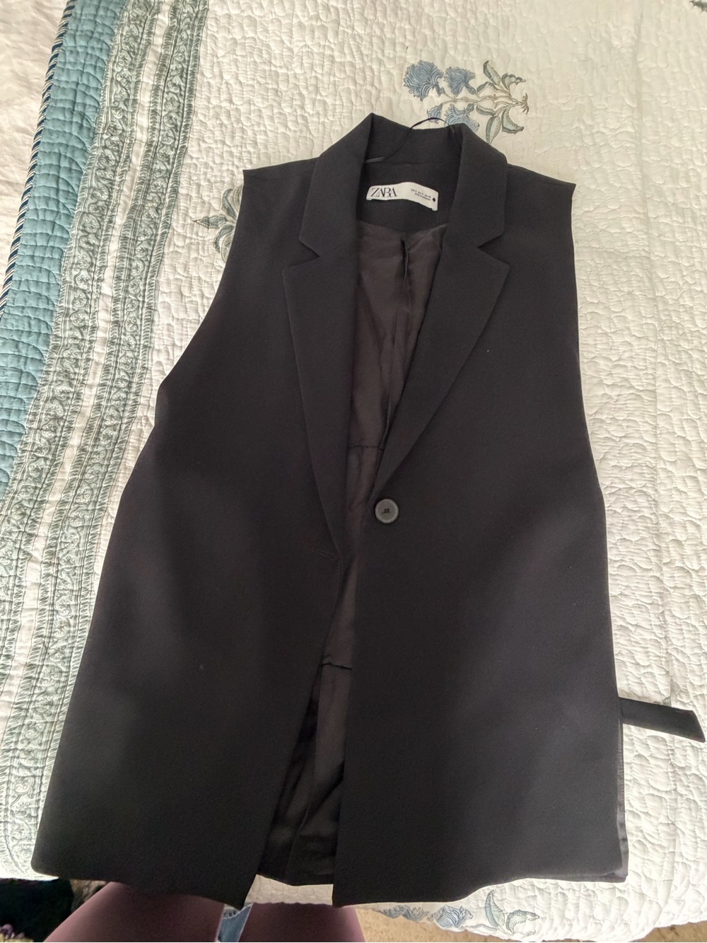 Zara Black Single-Button Sleeveless Blazer Vest